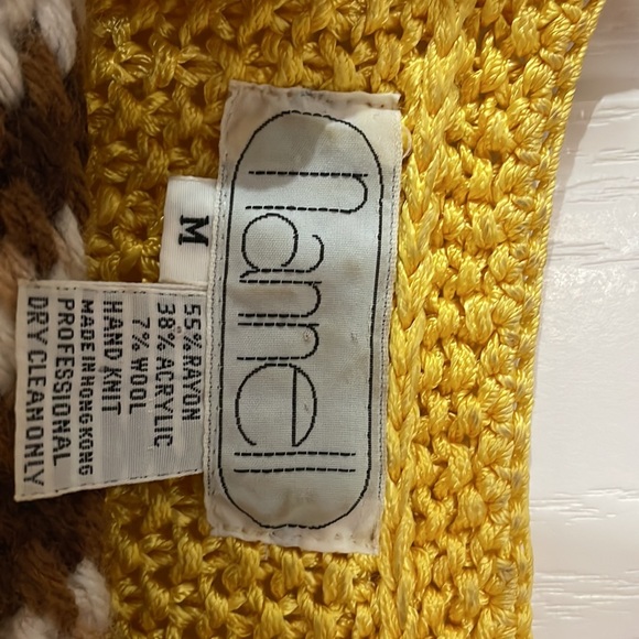 Vintage Nannell Sweater size Medium. - Picture 3 of 4